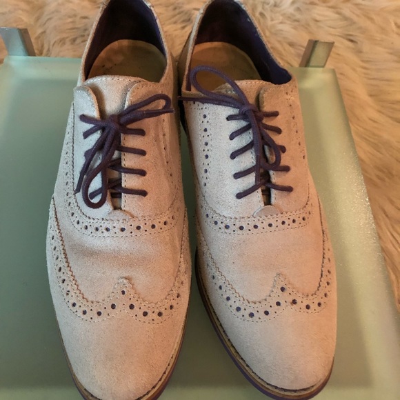 COLE HAAN Beige Suede Wingtip with purple sole - Picture 5 of 8